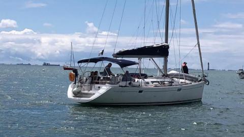 Jeanneau Sun Odyssey 45 : At anchor