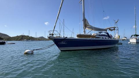 Winner Yachts 11.20 : On mooring in Martinique