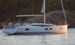 Jeanneau Yacht 51' : At anchor