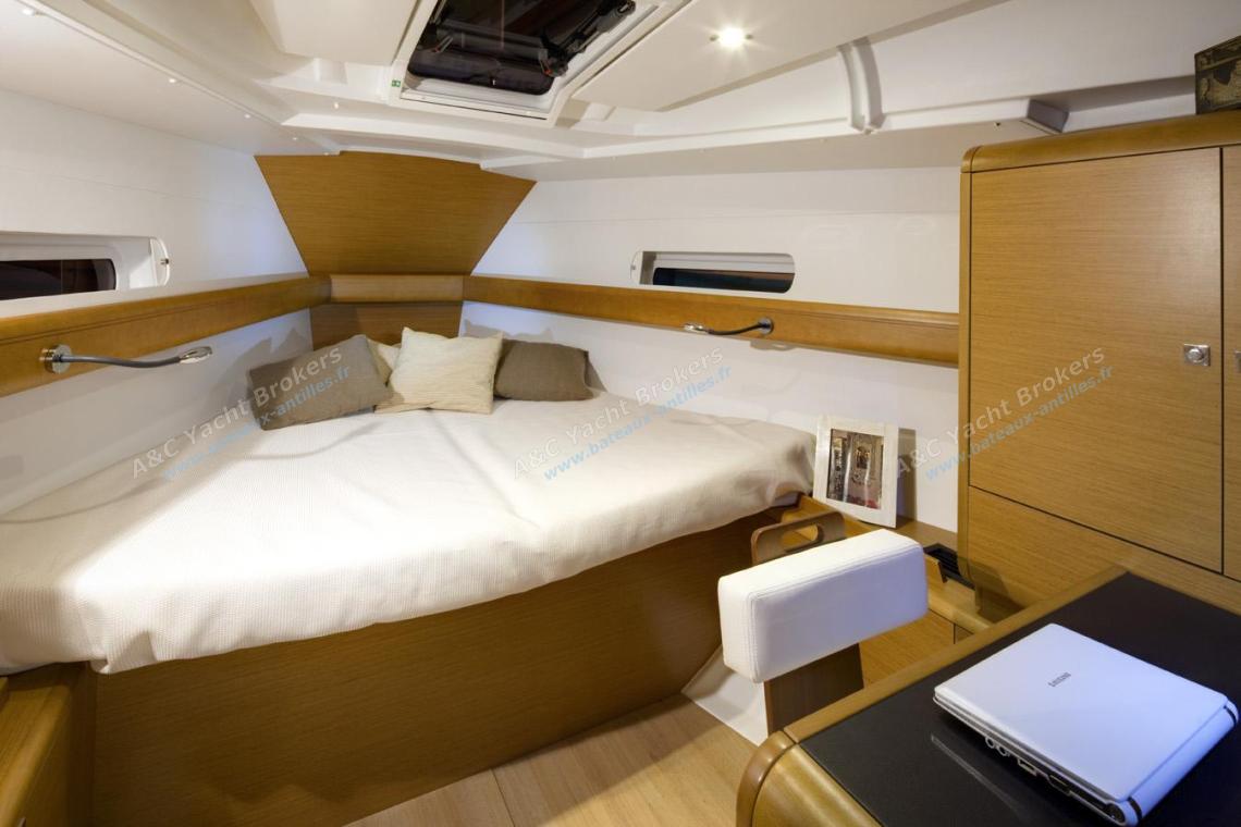 Jeanneau Sun Odyssey 419 : Forward cabin