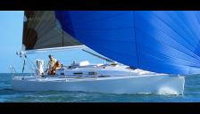 Navigation with asymmetrical spinnaker - J Composites J 109, New - France (Ref 382)