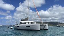 Excess 12 : At anchor in Martinique
