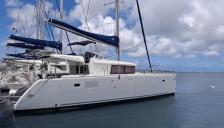 Lagoon 450F : In marina