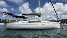 Bénéteau Oceanis 37 Limited Edition : On mooring in Martinique