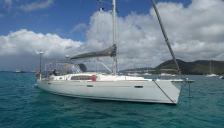 Bénéteau Oceanis 43 : At anchor in Martinique