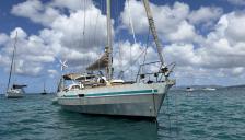 Alubat Ovni 43 : At anchor in Marinique