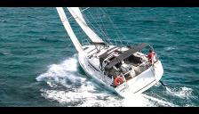 Jeanneau Sun Odyssey 440 Moon sailing