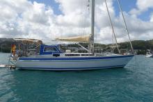 Glacer Yachts 44 : At anchor in Martinique