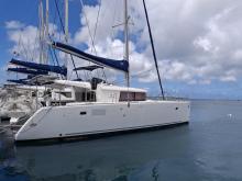 Lagoon 450F : In marina