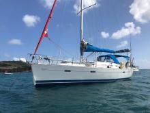 Bénéteau Oceanis 373 : At anchor in Martinique