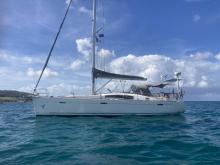 Bénéteau Oceanis 43 : At anchor in Martinique