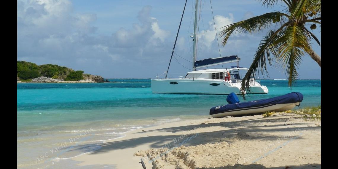Fountaine Pajot Orana 44 : Anchorage in The Grenadines Fountaine Pajot Orana 44 : Anchorage in The Grenadines