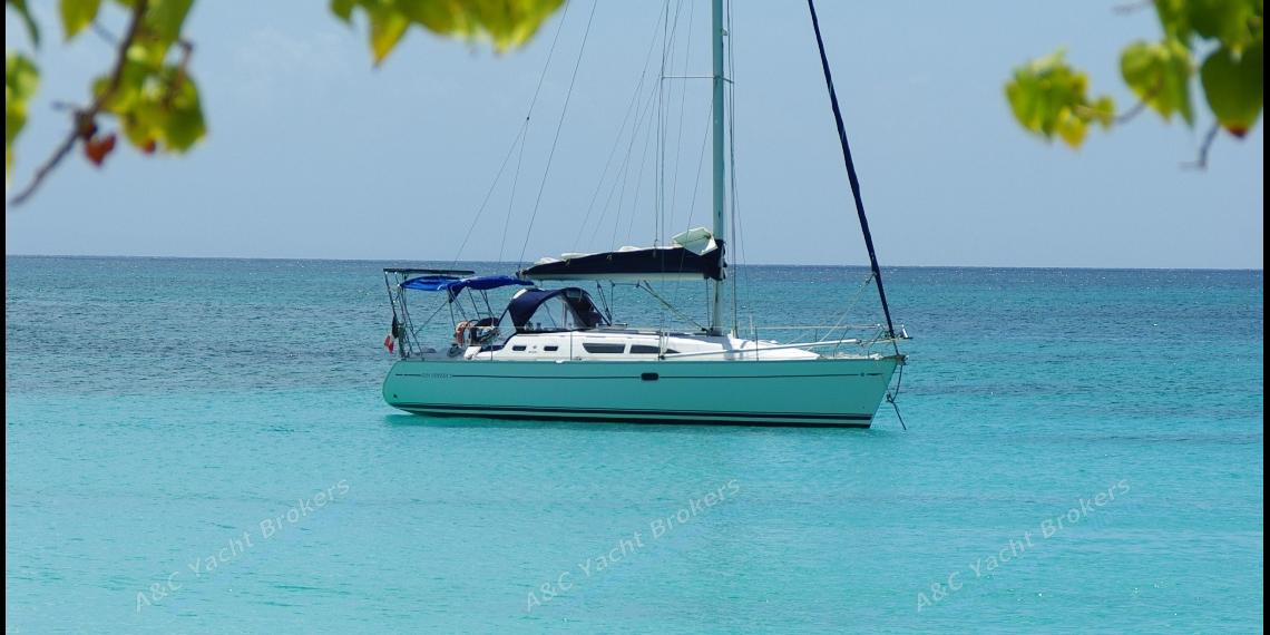 Sun Odyssey 37 : At anchor in The Caribbean Sun Odyssey 37 : At anchor in The Caribbean