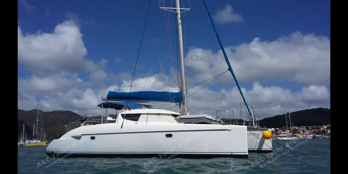 Fountaine Pajot Lavezzi 40 : At anchor Fountaine Pajot Lavezzi 40 : At anchor