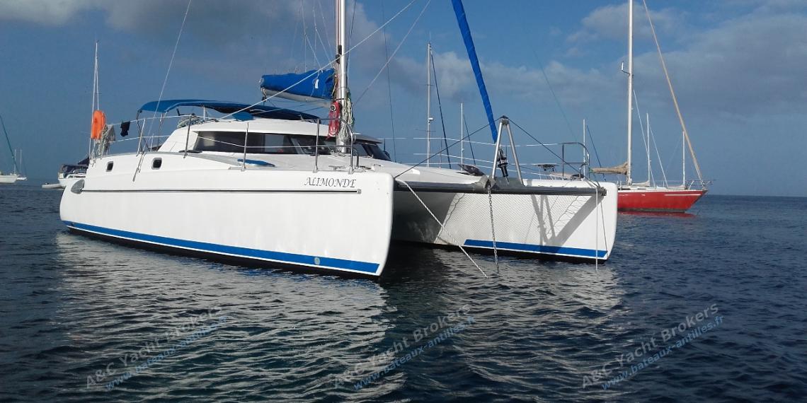 Tobago 35 : At anchor in Martinique Tobago 35 : At anchor in Martinique