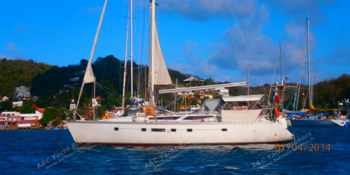Jeanneau Voyage 12.50 : At anchor in Martinique Jeanneau Voyage 12.50 : At anchor in Martinique