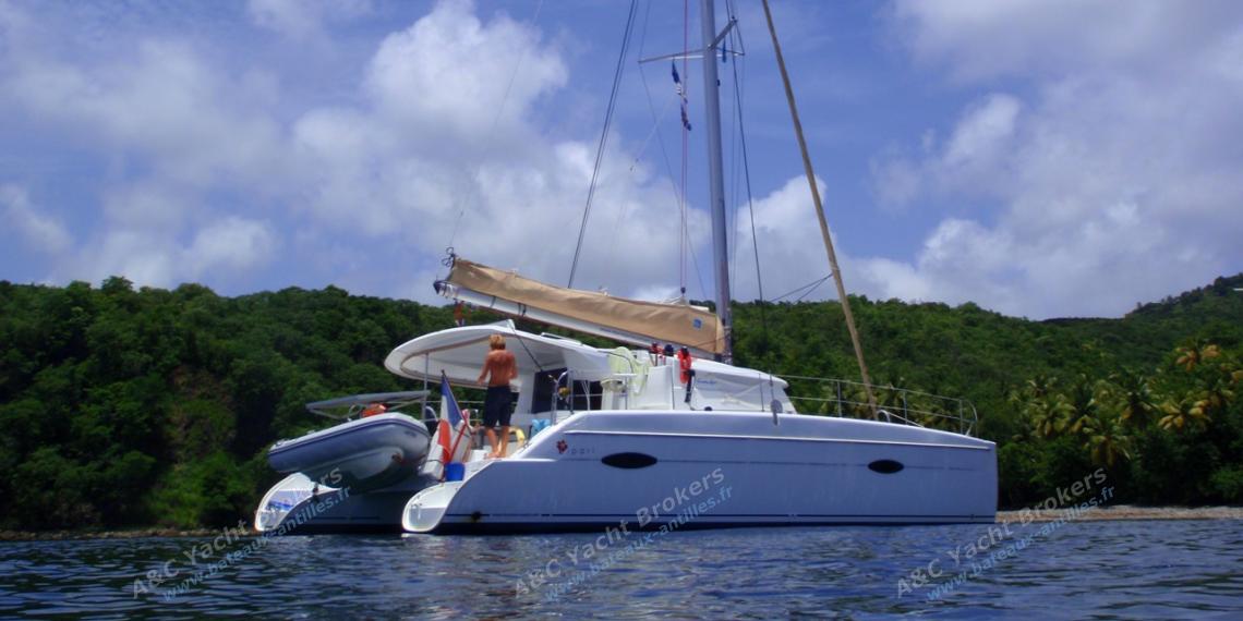 Fountaine Pajot Lipari 41 : At anchor Fountaine Pajot Lipari 41 : At anchor