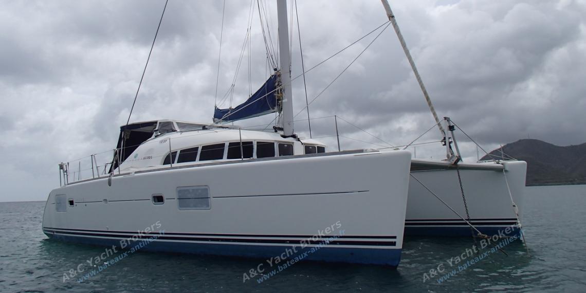 Lagoon Lagoon 410 S2 At anchor in Martinique Lagoon Lagoon 410 S2 At anchor in Martinique