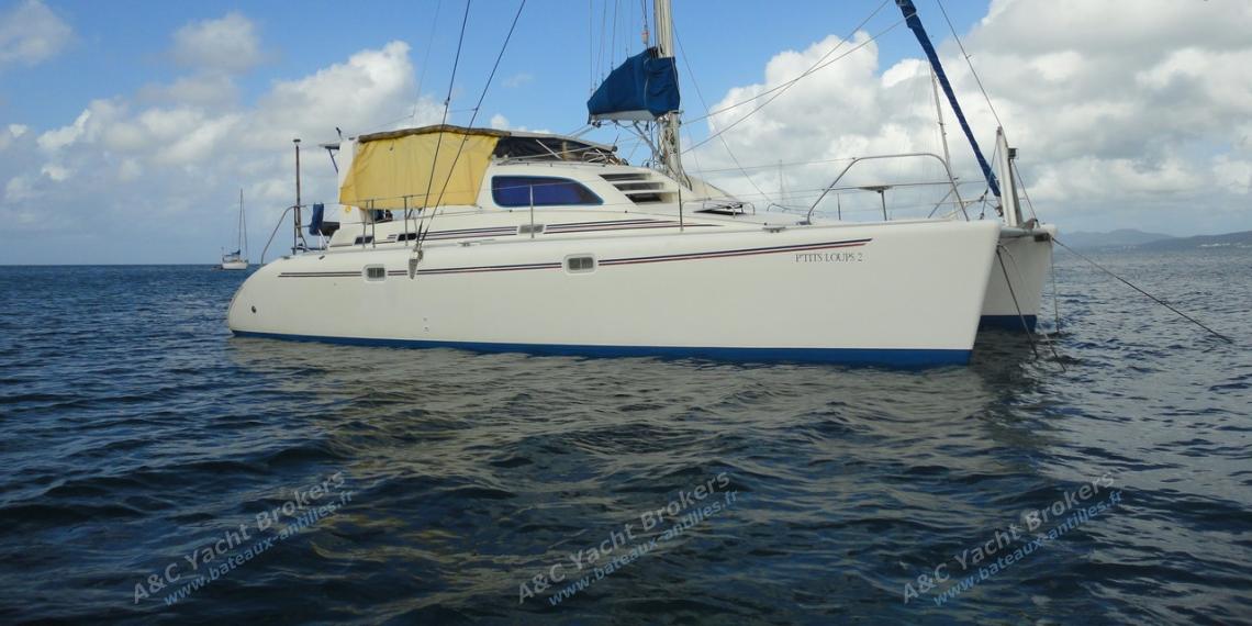 Robertson & Caine Leopard 38 : At anchor in Martinique Robertson & Caine Leopard 38 : At anchor in Martinique