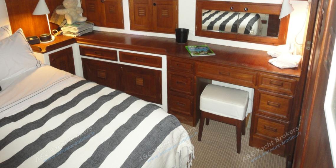 Cheoy Lee Europa 53’ : Guest cabin other view Cheoy Lee Europa 53’ : Guest cabin other view