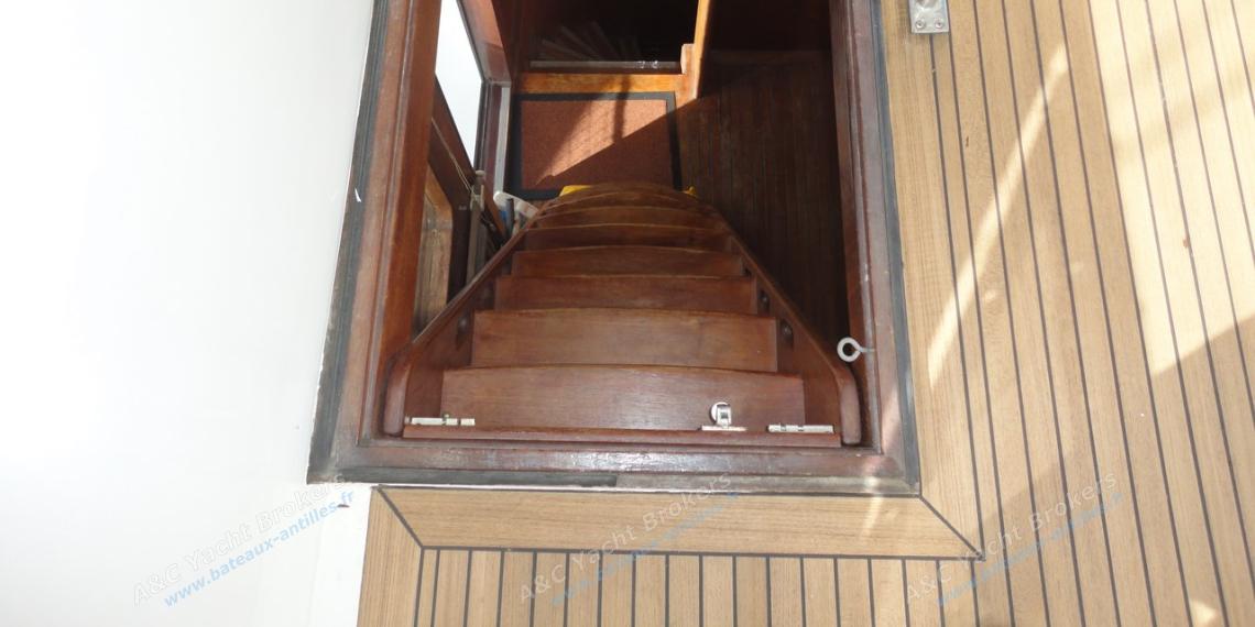 Cheoy Lee Europa 53’ : Stairs from the flybridge Cheoy Lee Europa 53’ : Stairs from the flybridge