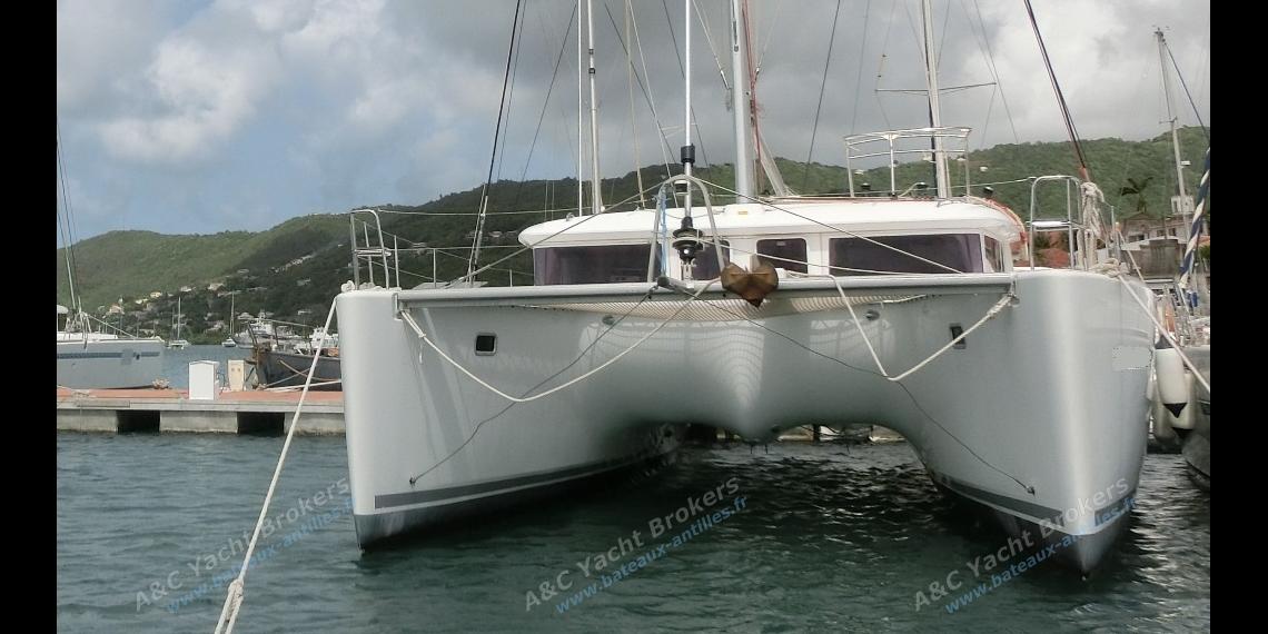 Lagoon 400 : In the marina Lagoon 400 : In the marina