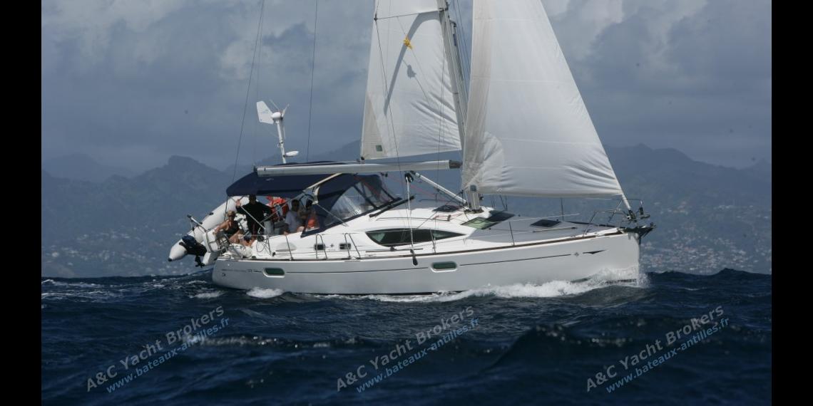Navigating in The Grenadines - Jeanneau Sun Odyssey 39 DS, Used (2007) - Martinique (Ref 324) Navigating in The Grenadines - Jeanneau Sun Odyssey 39 DS, Used (2007) - Martinique (Ref 324)