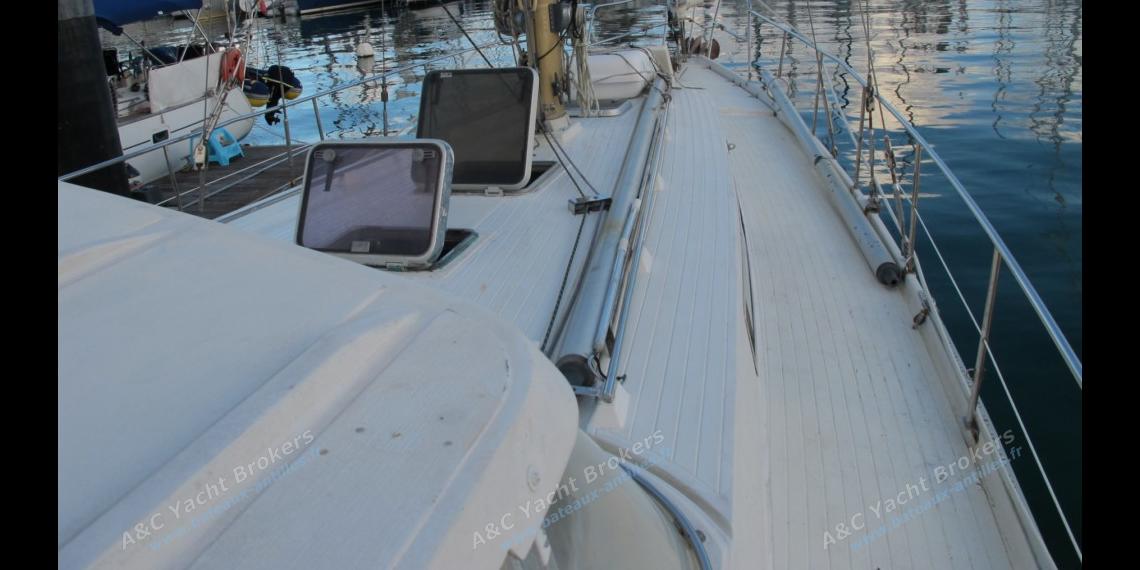 Starboard companionway - Amel Meltem, Used (1974) - The Caribbean (Ref 331) Starboard companionway - Amel Meltem, Used (1974) - The Caribbean (Ref 331)