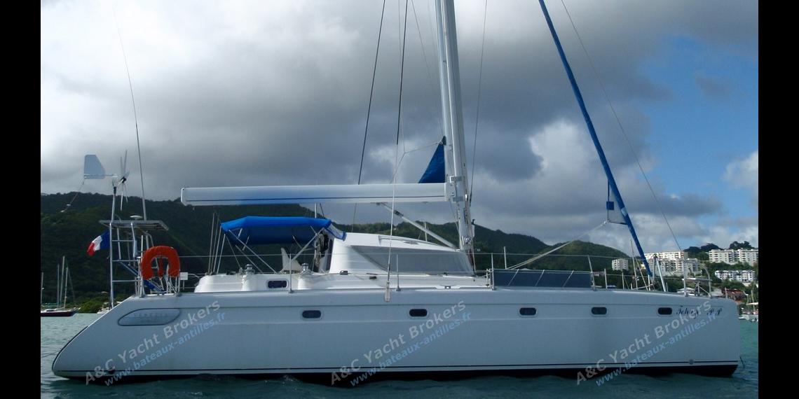 Fountaine Pajot Venezia 42: at anchor in Martinique Fountaine Pajot Venezia 42: at anchor in Martinique