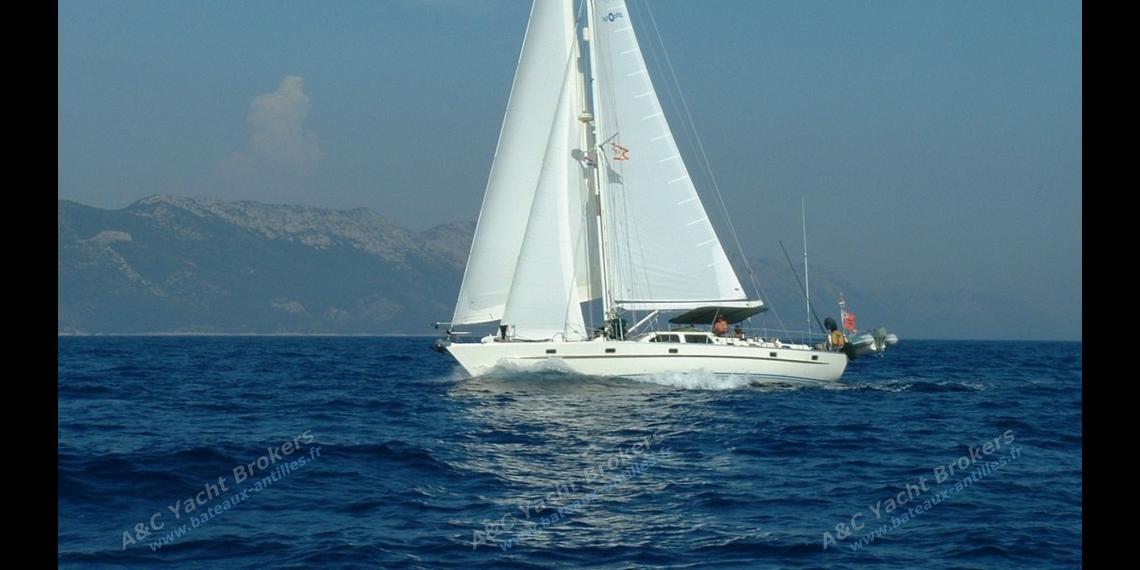 Navigating - Oyster Yachts Oyster 53, Used (1989) - Martinique (Ref 437) Navigating - Oyster Yachts Oyster 53, Used (1989) - Martinique (Ref 437)