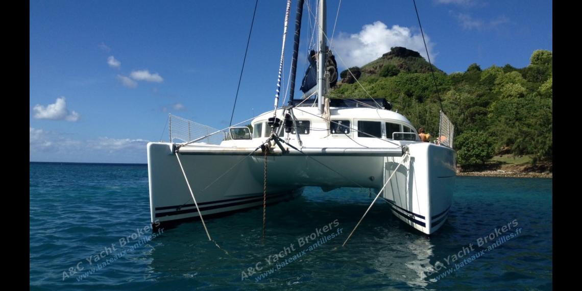 At anchor - CNB Lagoon 380, Used (2001) - Martinique (Ref 441) At anchor - CNB Lagoon 380, Used (2001) - Martinique (Ref 441)