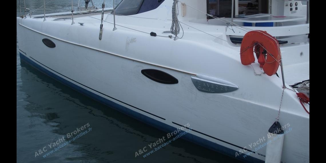 In the marina - Fountaine Pajot Lavezzi 40 Maestro, Used (2007) - Saint Martin (Ref 455) In the marina - Fountaine Pajot Lavezzi 40 Maestro, Used (2007) - Saint Martin (Ref 455)