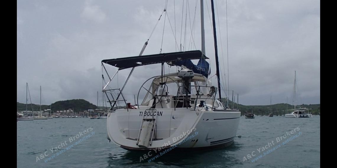 At anchor in Martinique - Dufour Yachts Dufour 34 Performance, Used (2005) - Martinique (Ref 474) At anchor in Martinique - Dufour Yachts Dufour 34 Performance, Used (2005) - Martinique (Ref 474)