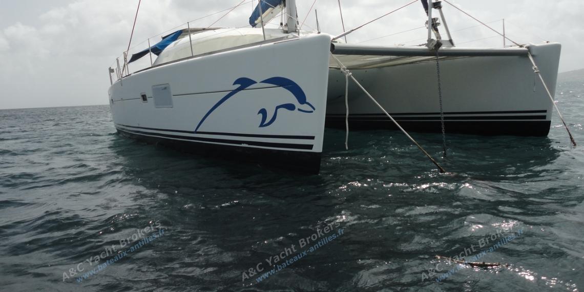 Lagoon 410 S2: At anchor Lagoon 410 S2: At anchor