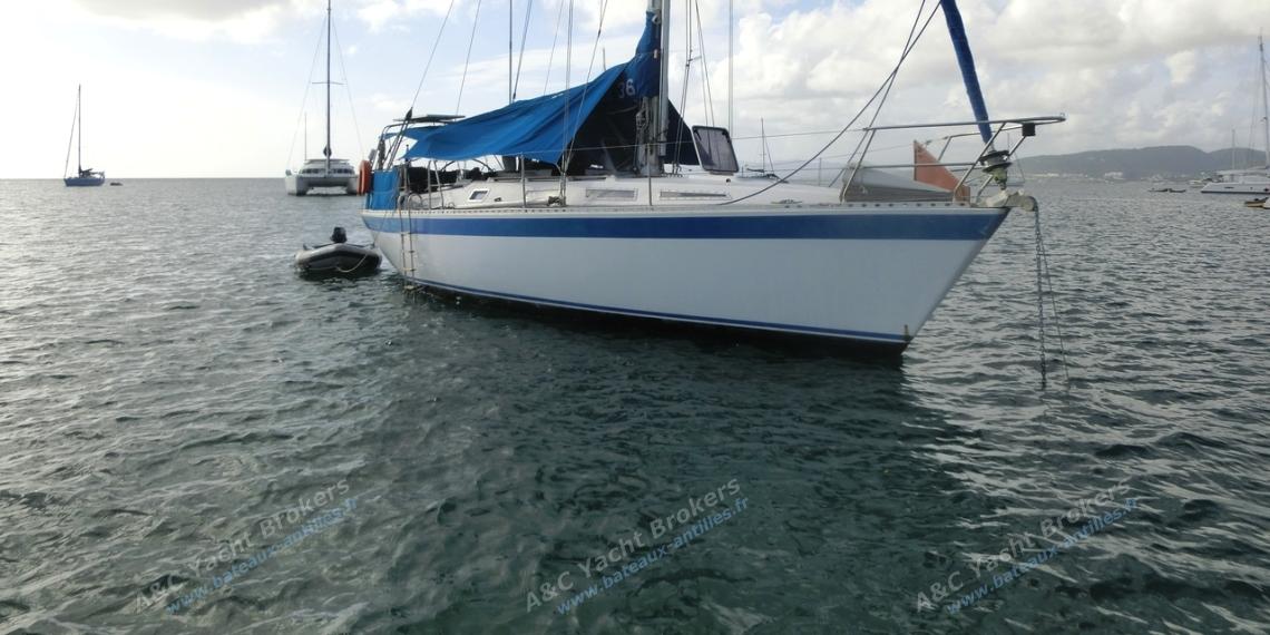 Wauquiez Centurion 36 : Anvhorage in Martinique Wauquiez Centurion 36 : Anvhorage in Martinique