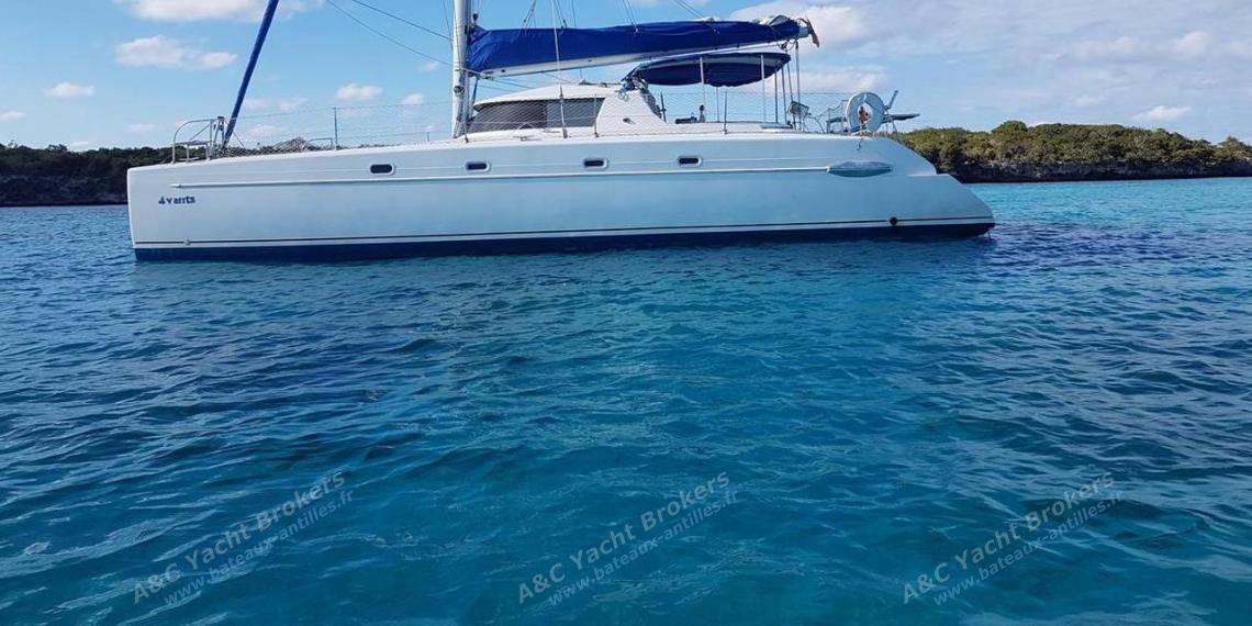 Fountaine Pajot Belize 43 : At anchorage in caribbean Fountaine Pajot Belize 43 : At anchorage in caribbean