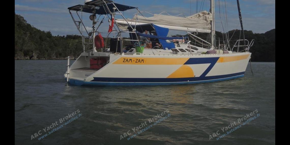 Outborn 42: At anchorage Outborn 42: At anchorage