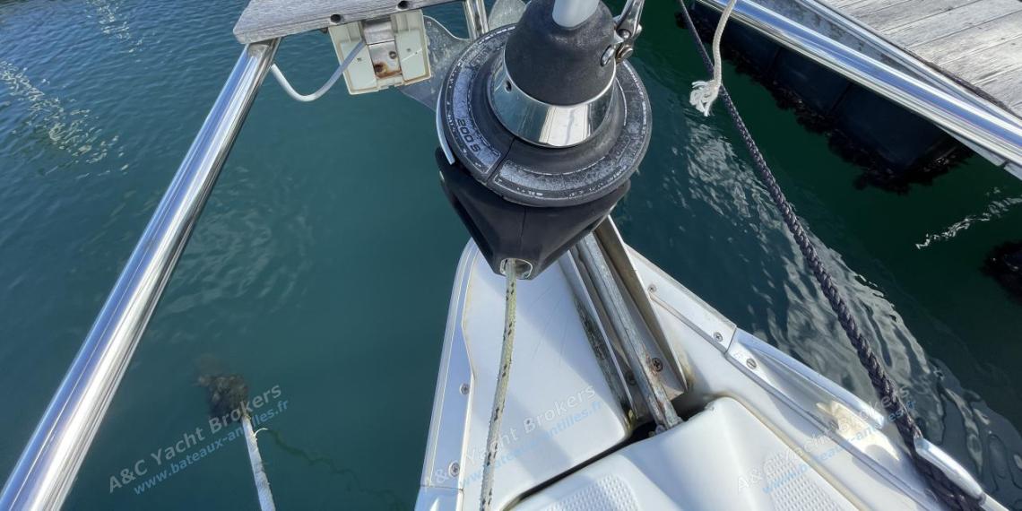 Bavaria 33 Cruiser : Furlex furling system Bavaria 33 Cruiser : Furlex furling system