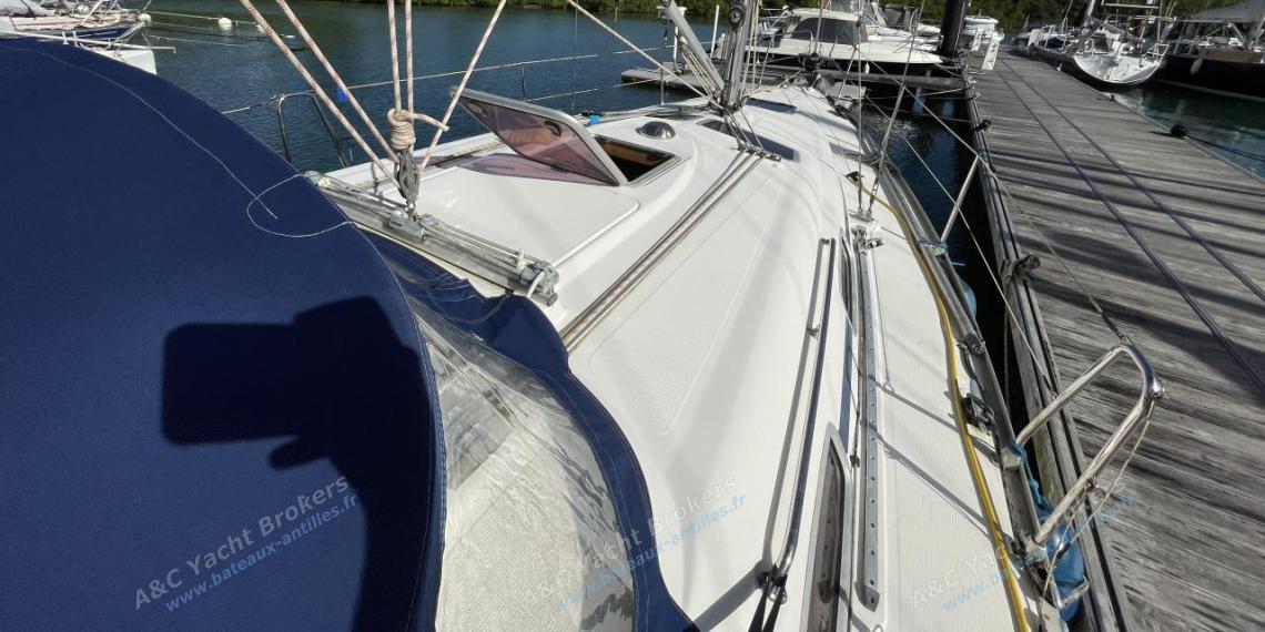 Bavaria 33 Cruiser : Starboard companionway other view Bavaria 33 Cruiser : Starboard companionway other view