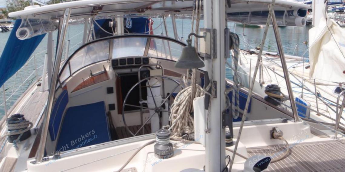 Wauquiez Amphitrite 43 : Cockpit and helm station Wauquiez Amphitrite 43 : Cockpit and helm station