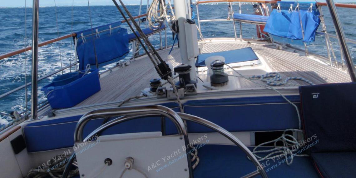 Wauquiez Amphitrite 43 : Helm station and aft deck Wauquiez Amphitrite 43 : Helm station and aft deck