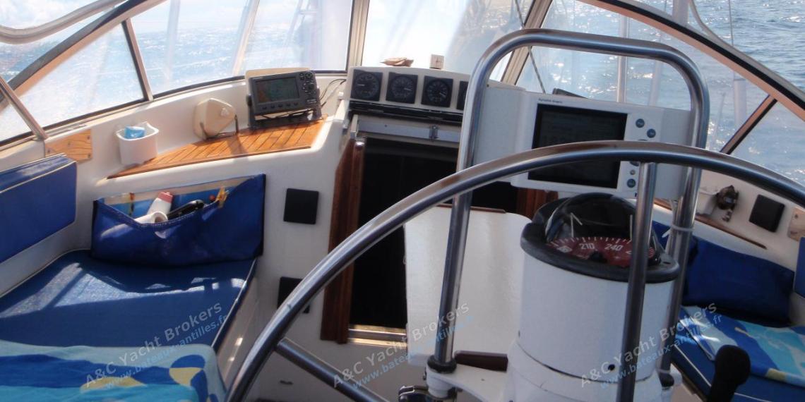Wauquiez Amphitrite 43 : Cockpit and helm station Wauquiez Amphitrite 43 : Cockpit and helm station