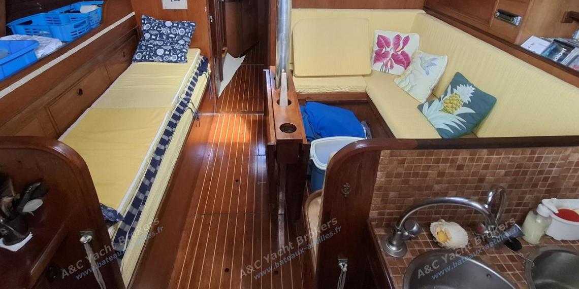 Wauquiez Amphitrite 43 : Saloon general view Wauquiez Amphitrite 43 : Saloon general view