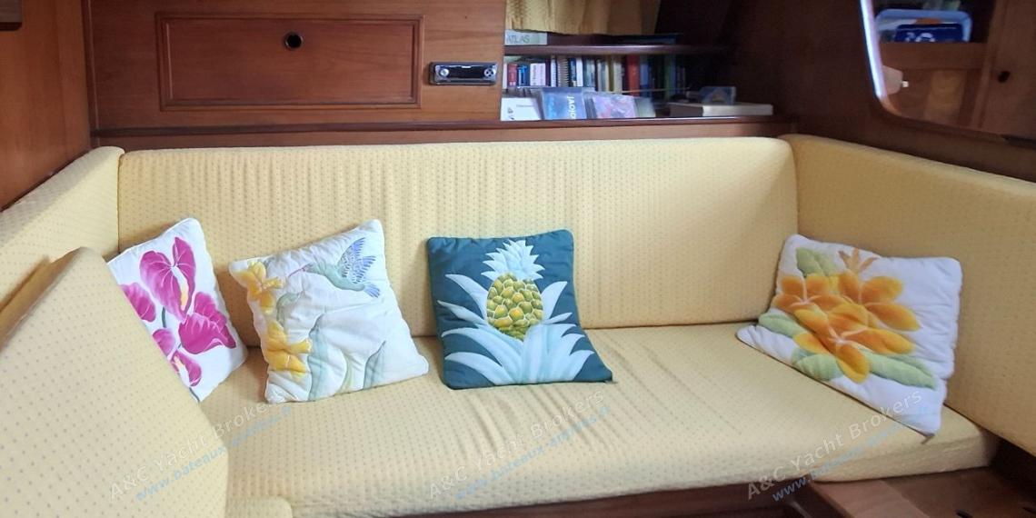 Wauquiez Amphitrite 43 : Saloon benche Wauquiez Amphitrite 43 : Saloon benche