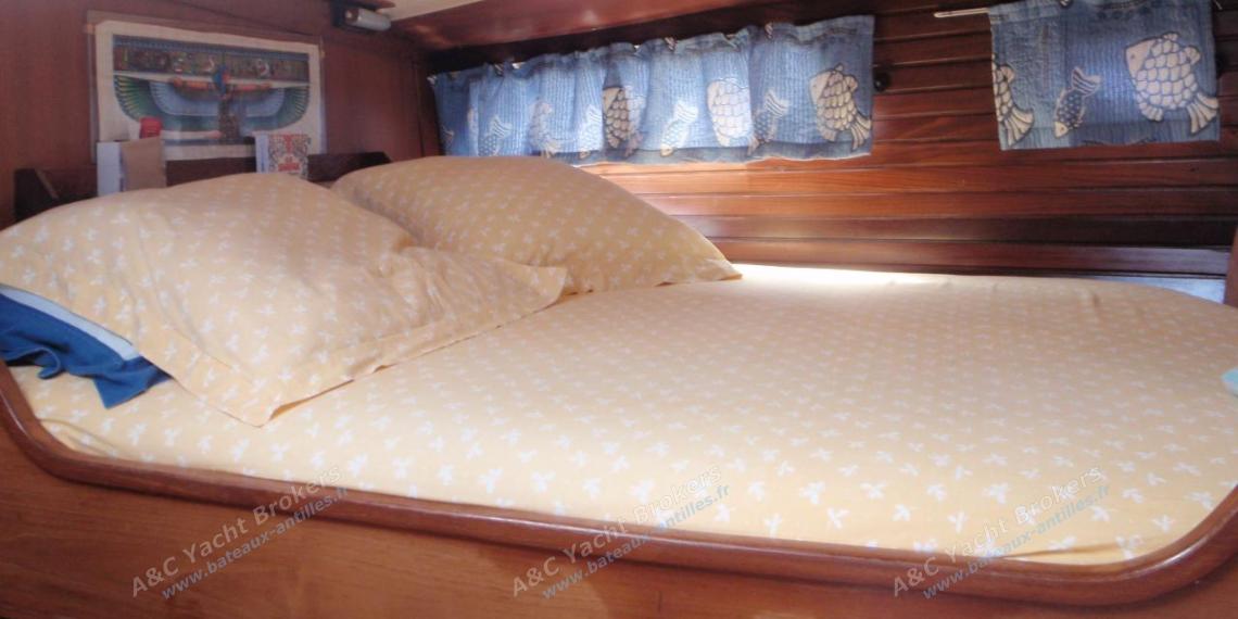 Wauquiez Amphitrite 43 : Bed in aft cabin Wauquiez Amphitrite 43 : Bed in aft cabin