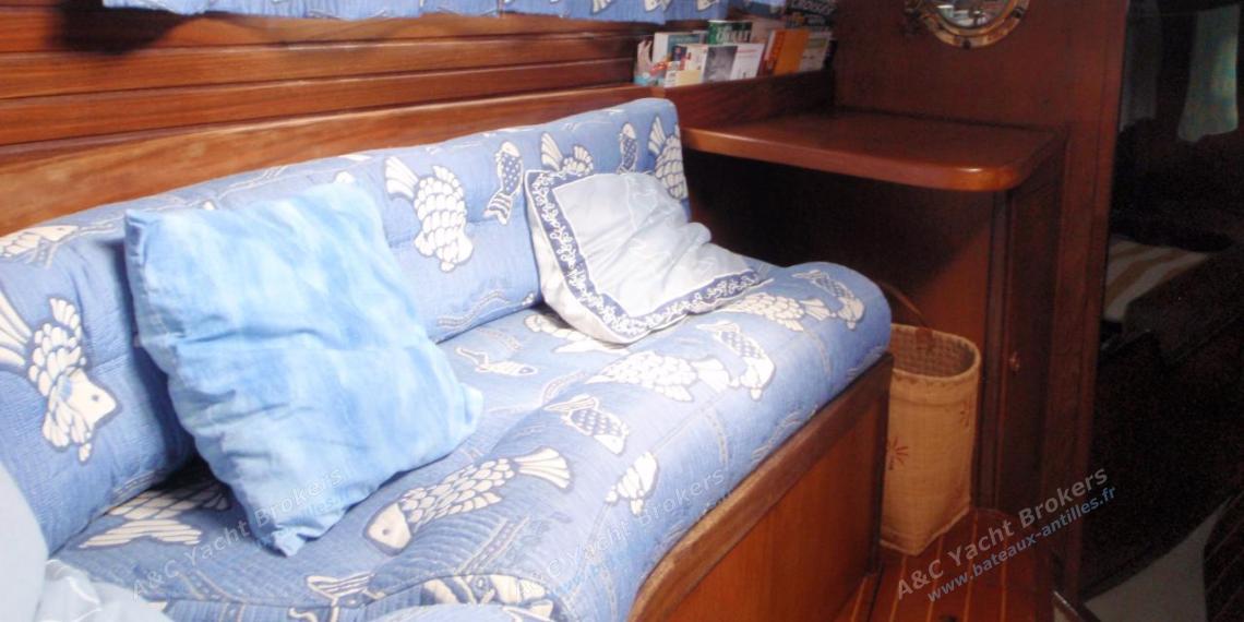 Wauquiez Amphitrite 43 : Aft cabin benche other view Wauquiez Amphitrite 43 : Aft cabin benche other view