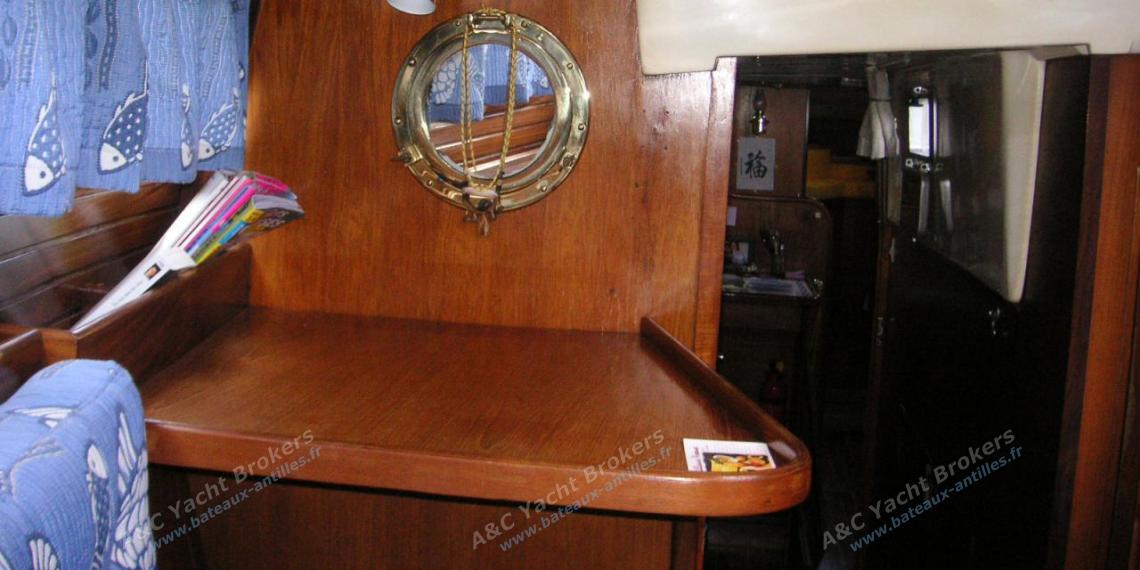 Wauquiez Amphitrite 43 : Desk in aft cabin Wauquiez Amphitrite 43 : Desk in aft cabin