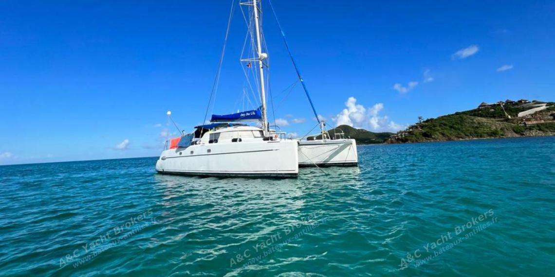 Fountaine Pajot Belize 43 Maestro : At anchor in Martinique Fountaine Pajot Belize 43 Maestro : At anchor in Martinique