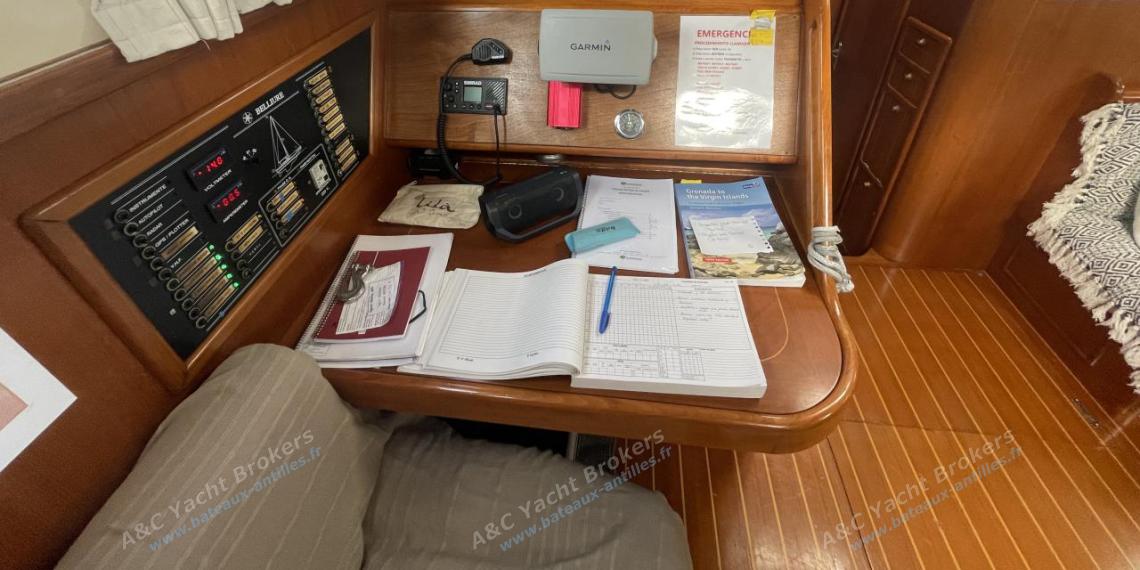Belliure Yachts Belliure 41 : Charts table Belliure Yachts Belliure 41 : Charts table