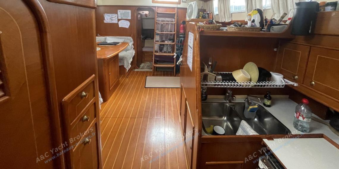 Belliure Yachts Belliure 41 : Saloon seen from the forward cabin Belliure Yachts Belliure 41 : Saloon seen from the forward cabin